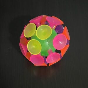 Light-Up Suction Cup Ball Multicolored Flashing Lights Fun Toy for Kids/Adults